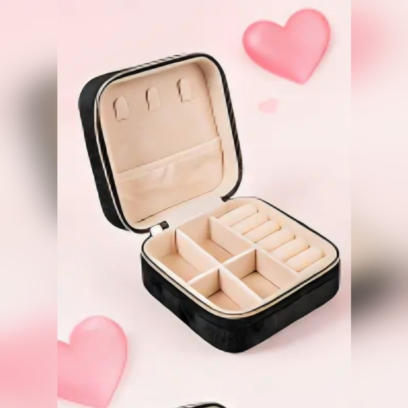 Jewelry - Black Travel Jewelry Organizer